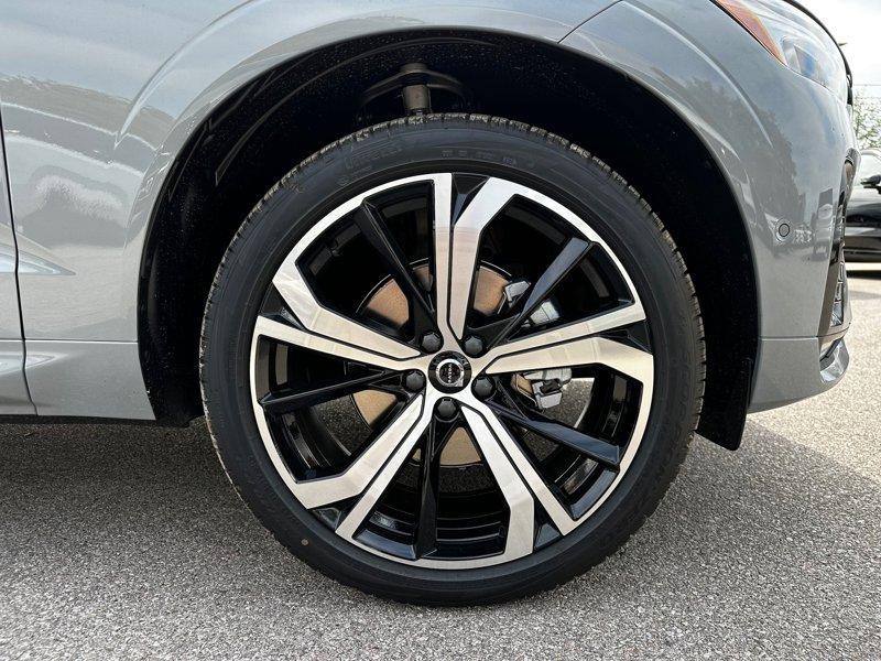 new 2025 Volvo XC60 car, priced at $59,095