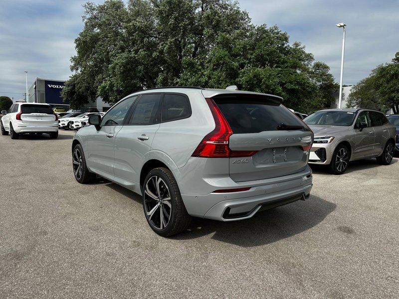 new 2025 Volvo XC60 car, priced at $59,095