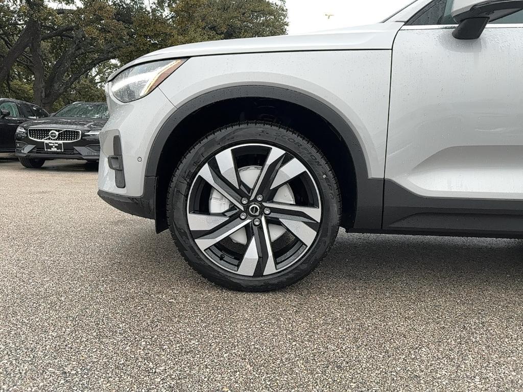 new 2025 Volvo XC40 car, priced at $51,000