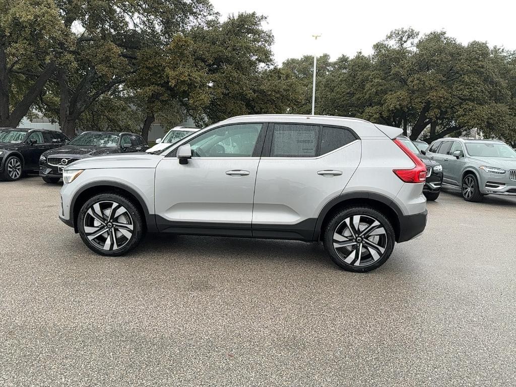 new 2025 Volvo XC40 car, priced at $51,000