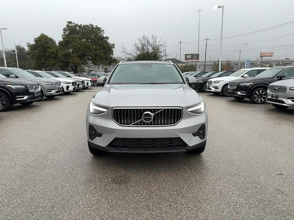 new 2025 Volvo XC40 car, priced at $51,000