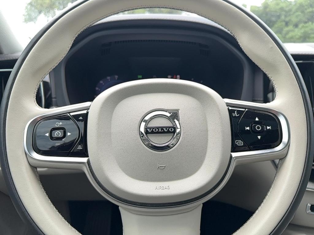 used 2023 Volvo XC60 Recharge Plug-In Hybrid car, priced at $49,995