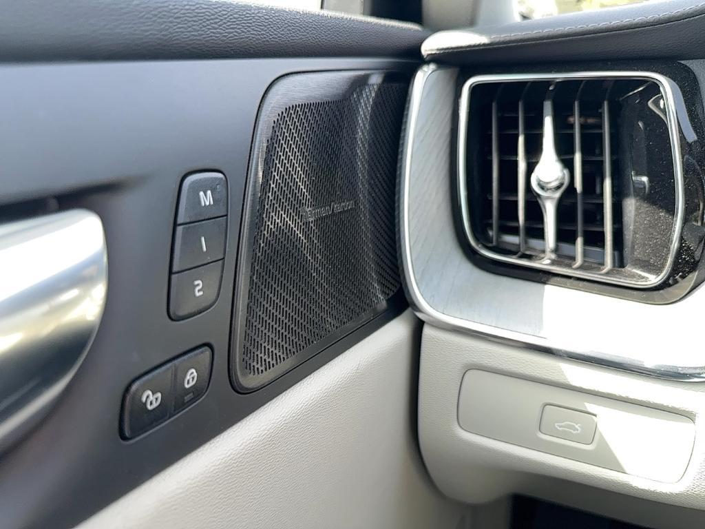 used 2023 Volvo XC60 car, priced at $43,995
