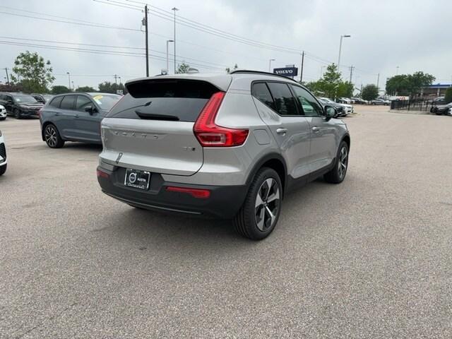 new 2024 Volvo XC40 car, priced at $48,525