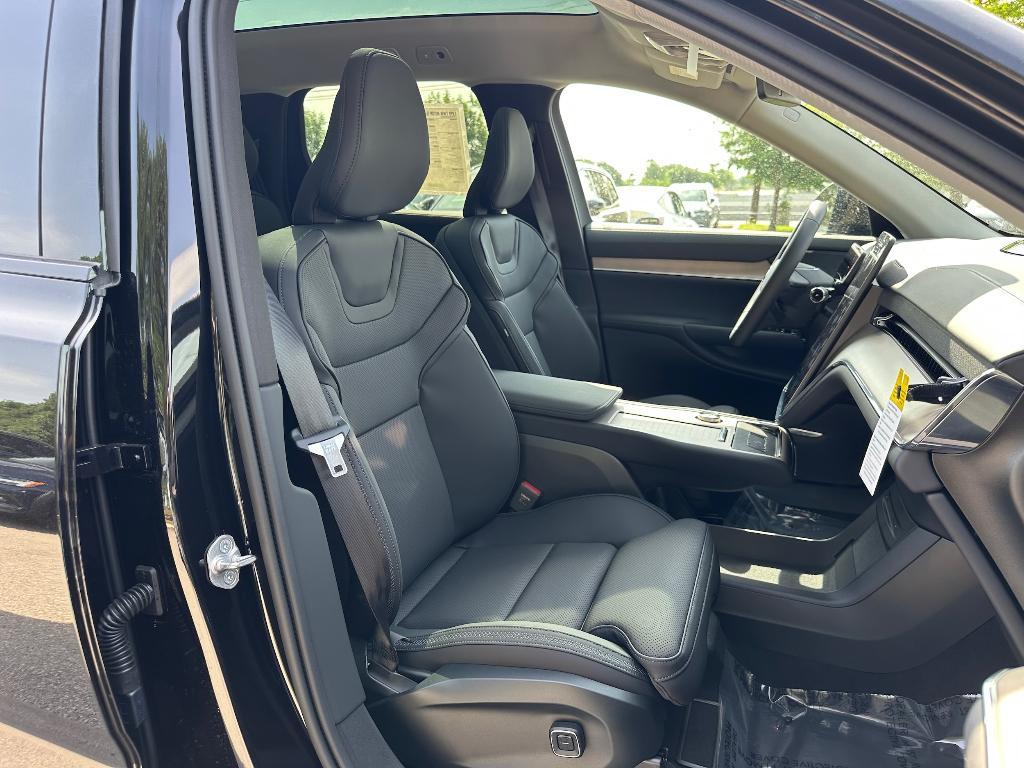 new 2025 Volvo EX90 car, priced at $82,385