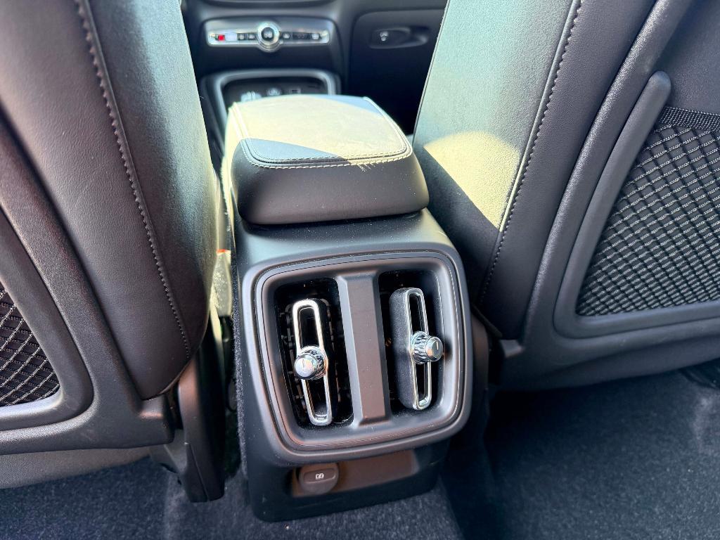 used 2020 Volvo XC40 car, priced at $25,995