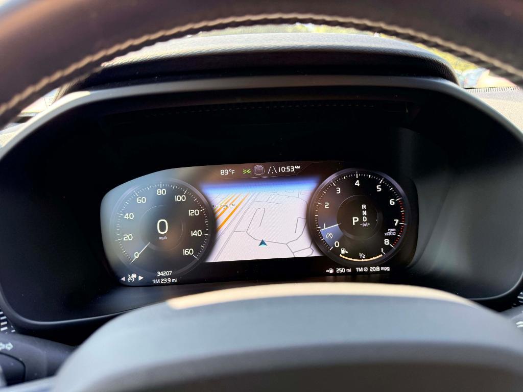 used 2020 Volvo XC40 car, priced at $25,995