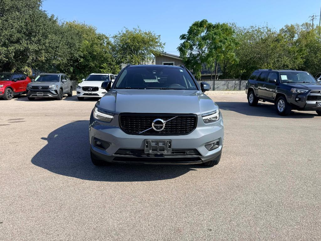 used 2020 Volvo XC40 car, priced at $25,995