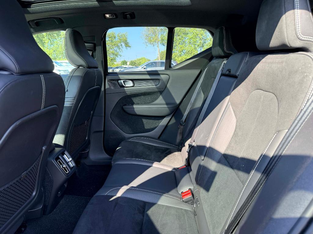 used 2020 Volvo XC40 car, priced at $25,995