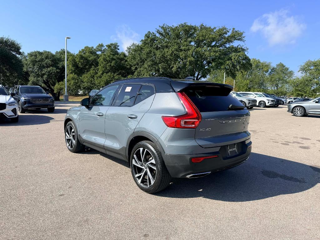 used 2020 Volvo XC40 car, priced at $25,995