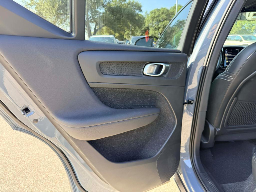 used 2020 Volvo XC40 car, priced at $25,995