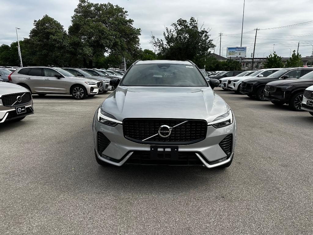 new 2025 Volvo XC60 car, priced at $60,910