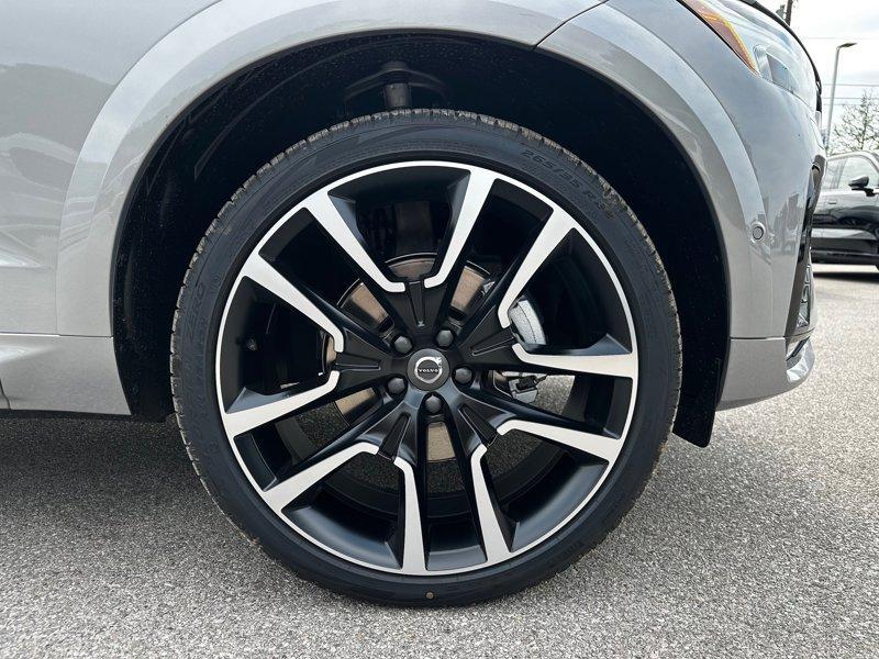 new 2025 Volvo XC60 car, priced at $60,910