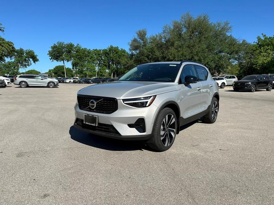 new 2024 Volvo XC40 car, priced at $52,190