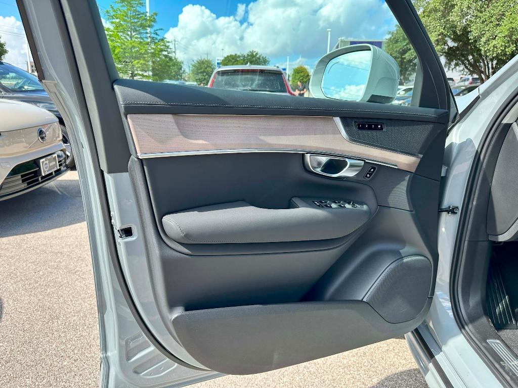 new 2026 Volvo XC90 car, priced at $68,245