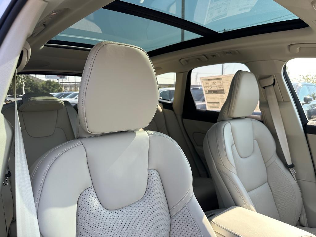 new 2026 Volvo XC60 Plug-In Hybrid car, priced at $74,435