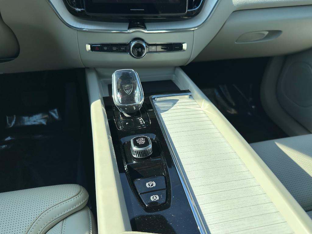 new 2026 Volvo XC60 Plug-In Hybrid car, priced at $74,435