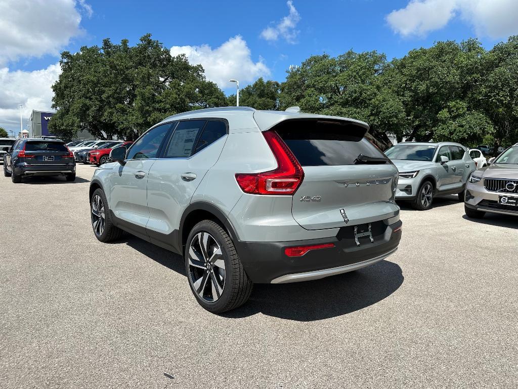 new 2025 Volvo XC40 car, priced at $49,970