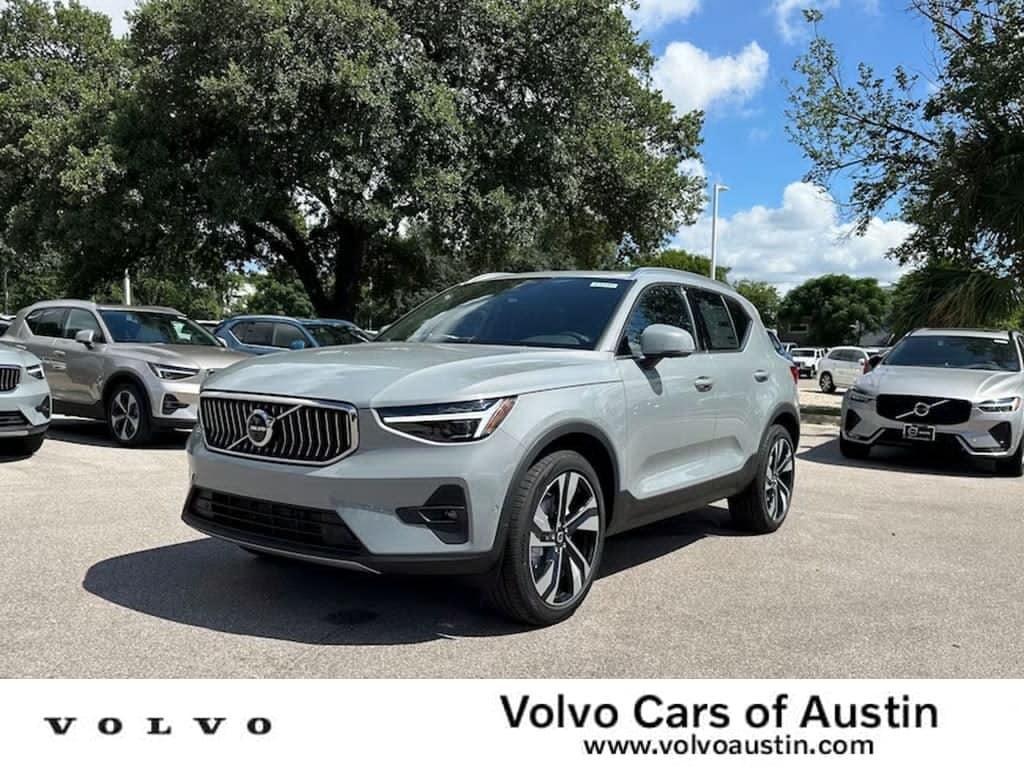 new 2025 Volvo XC40 car, priced at $49,970