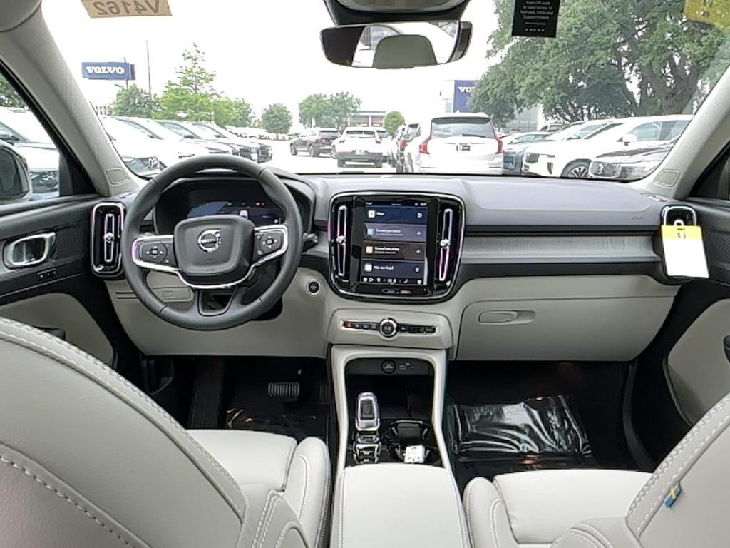 new 2025 Volvo XC40 car, priced at $48,335
