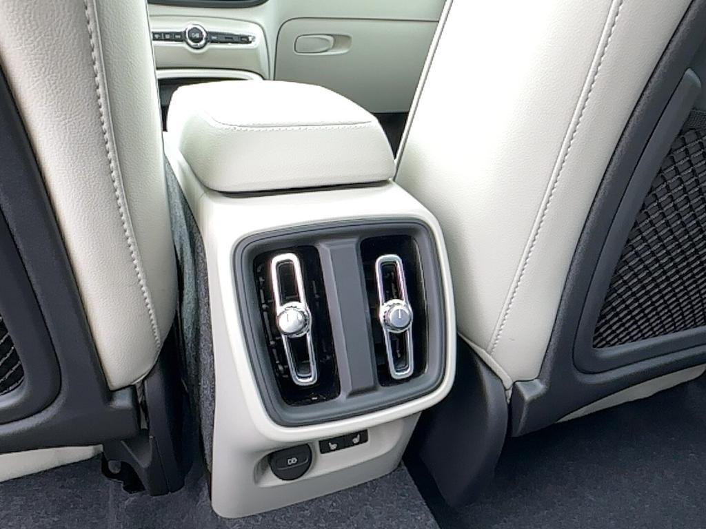 new 2025 Volvo XC40 car, priced at $48,335