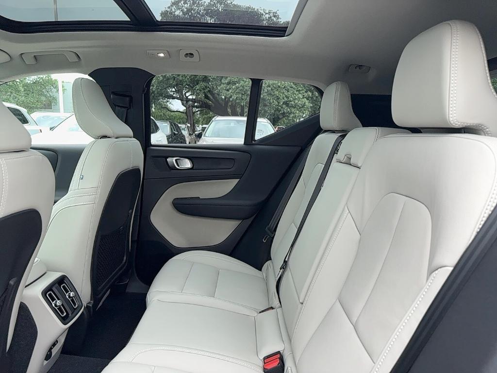 new 2025 Volvo XC40 car, priced at $48,335