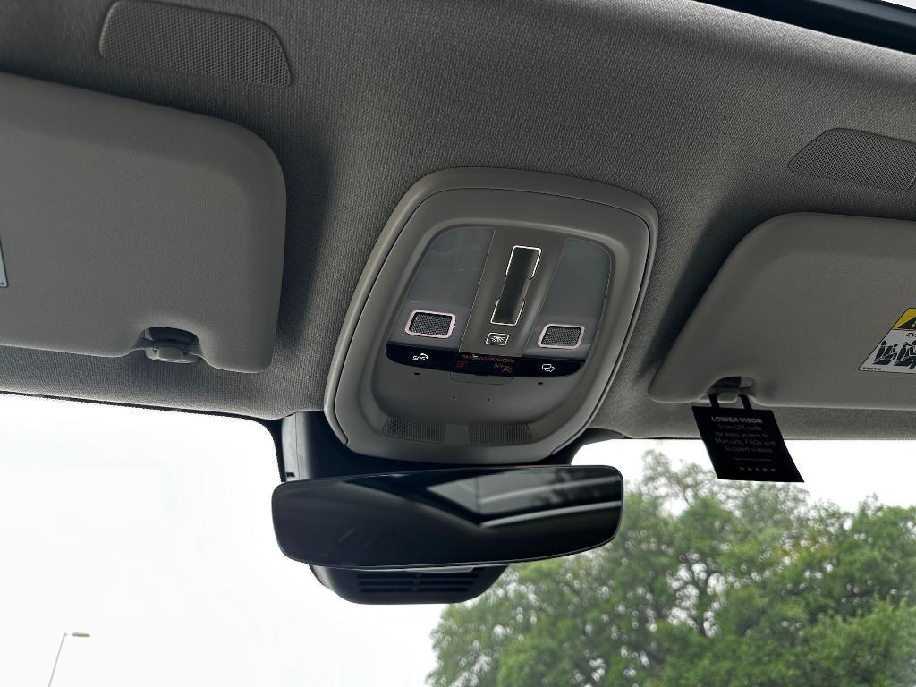 new 2025 Volvo XC40 car, priced at $45,485