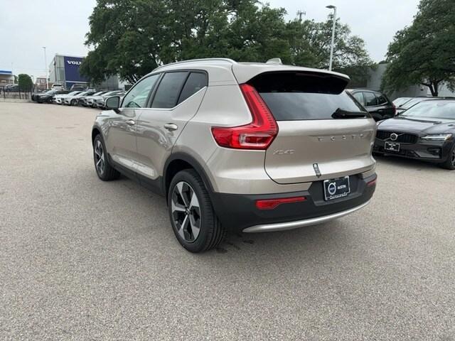 new 2024 Volvo XC40 car, priced at $48,525