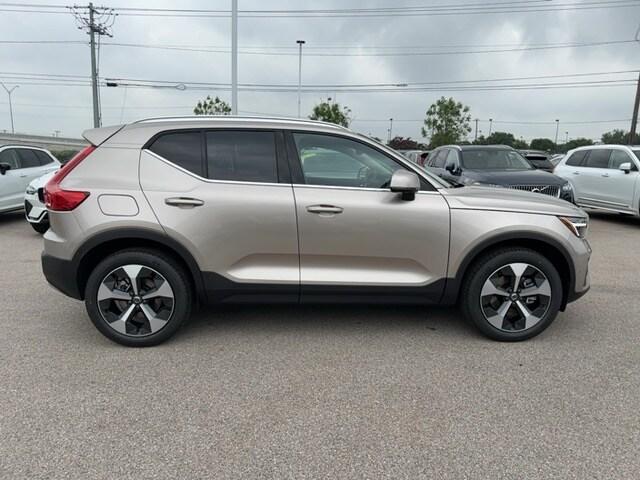 new 2024 Volvo XC40 car, priced at $48,525