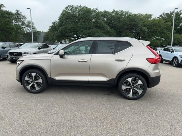 new 2024 Volvo XC40 car, priced at $48,525