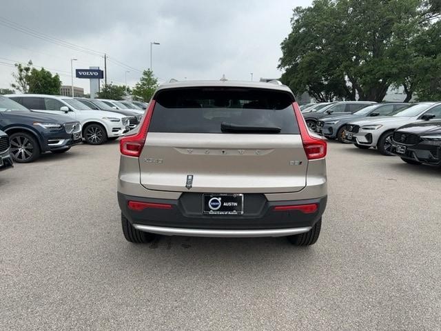 new 2024 Volvo XC40 car, priced at $48,525