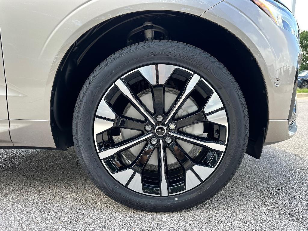 new 2026 Volvo XC60 car, priced at $57,985