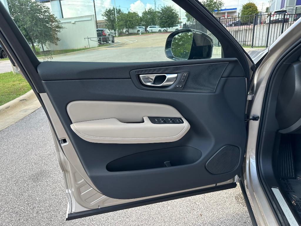 new 2026 Volvo XC60 car, priced at $57,985