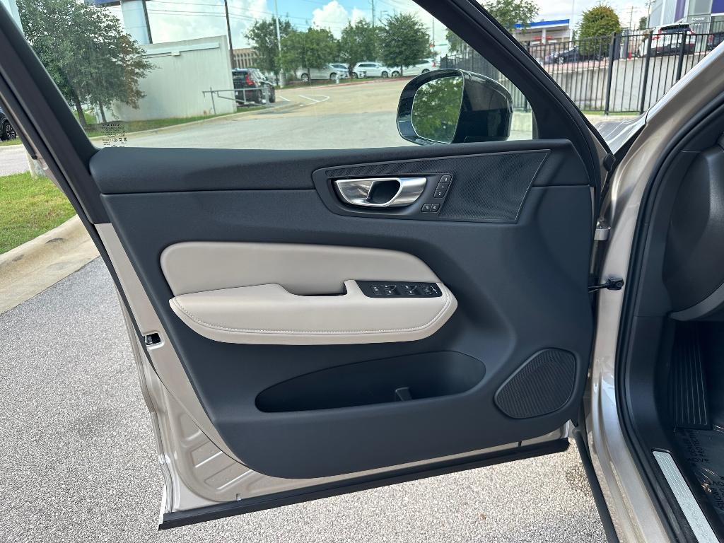 new 2026 Volvo XC60 car, priced at $57,985