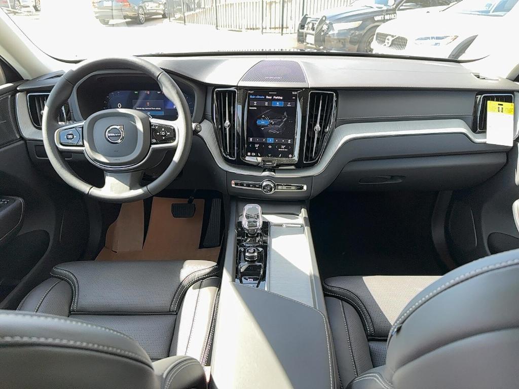 new 2025 Volvo XC60 car, priced at $59,910