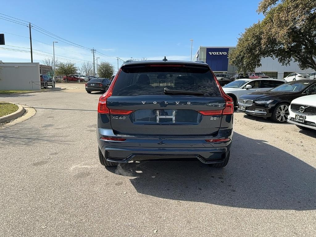 new 2025 Volvo XC60 car, priced at $59,910