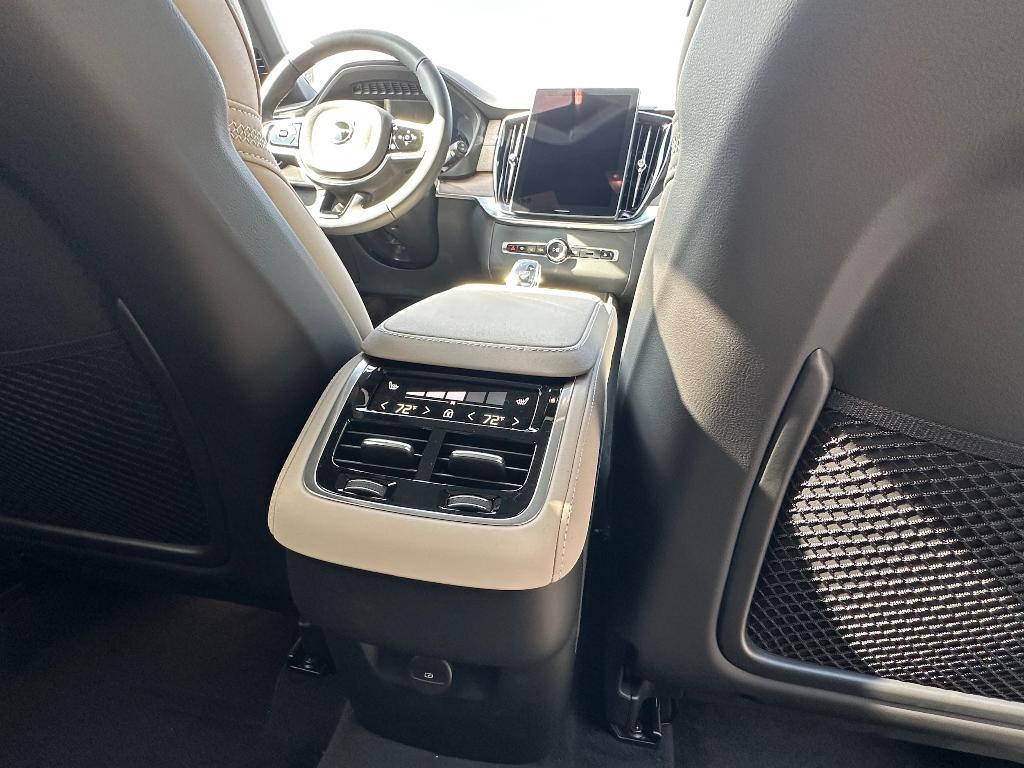 new 2026 Volvo XC90 car, priced at $71,825