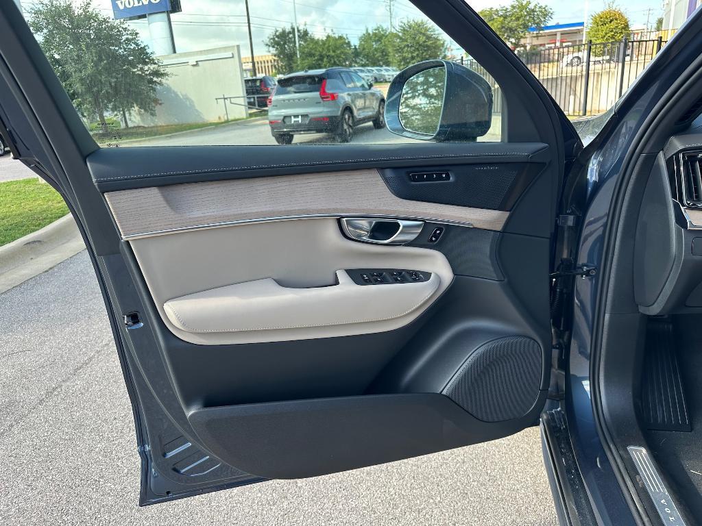 new 2026 Volvo XC90 car, priced at $71,825