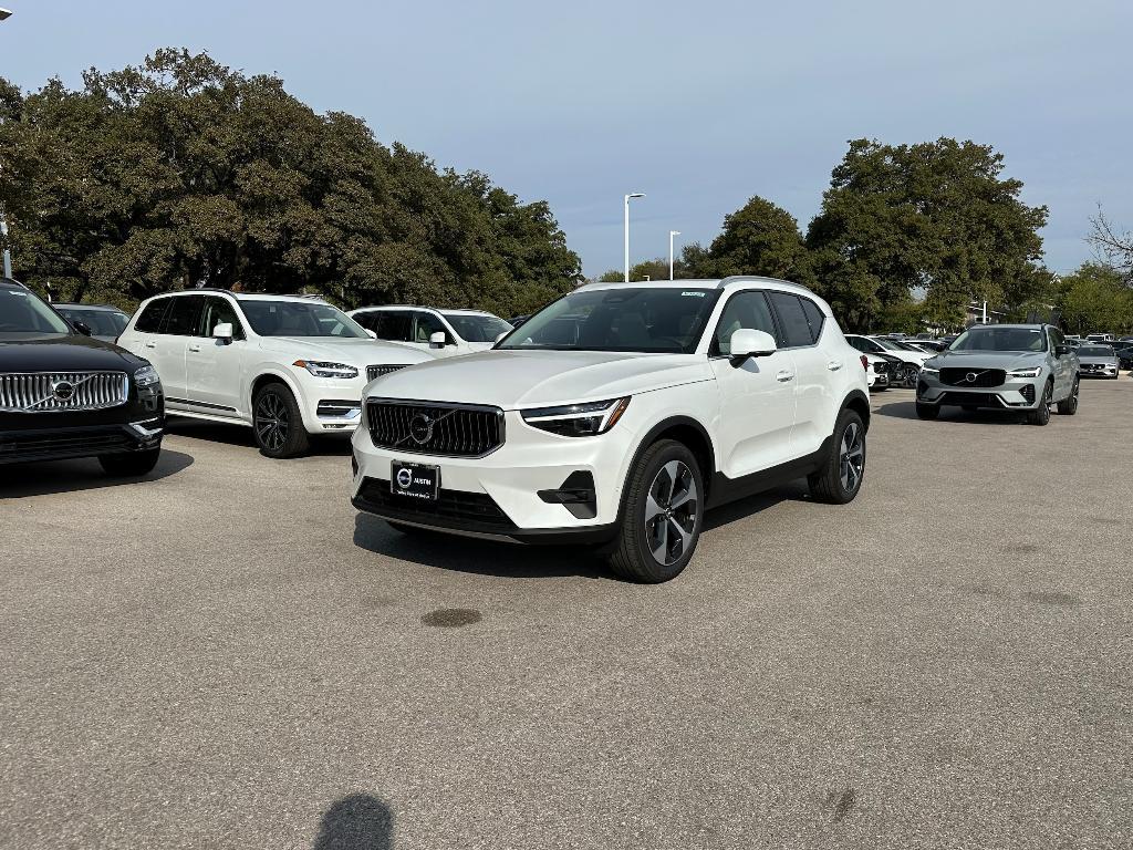 new 2025 Volvo XC40 car, priced at $48,315