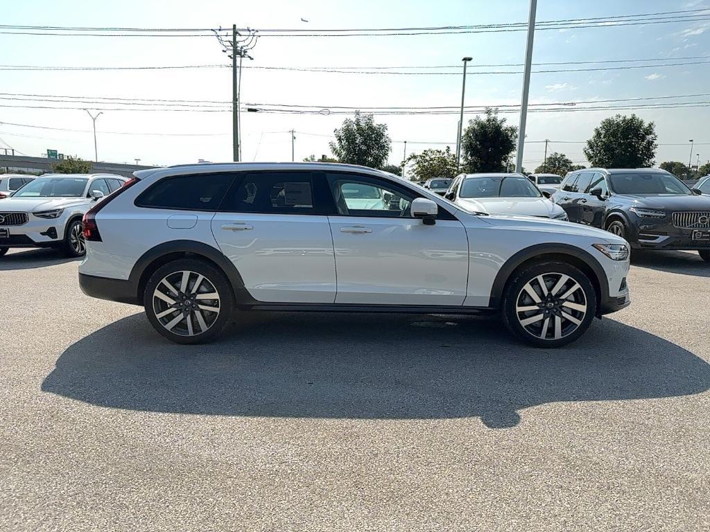 new 2025 Volvo V90 Cross Country car, priced at $62,585