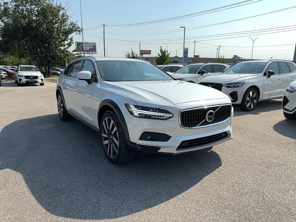 new 2025 Volvo V90 Cross Country car, priced at $62,585