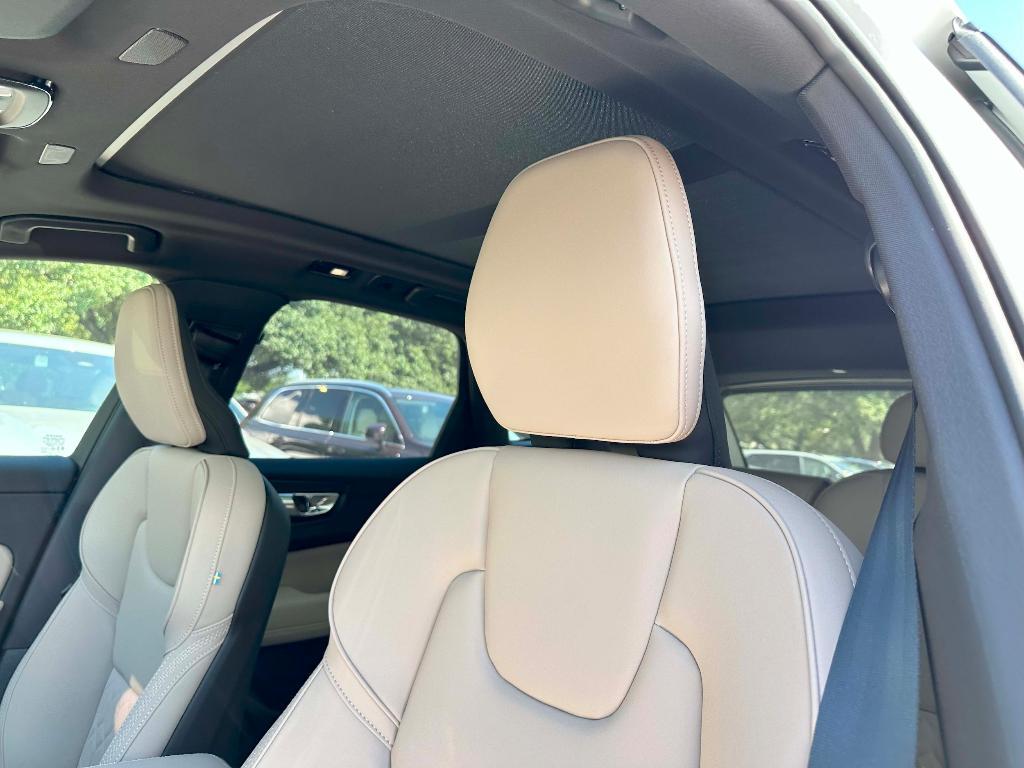 new 2026 Volvo XC60 car, priced at $57,985