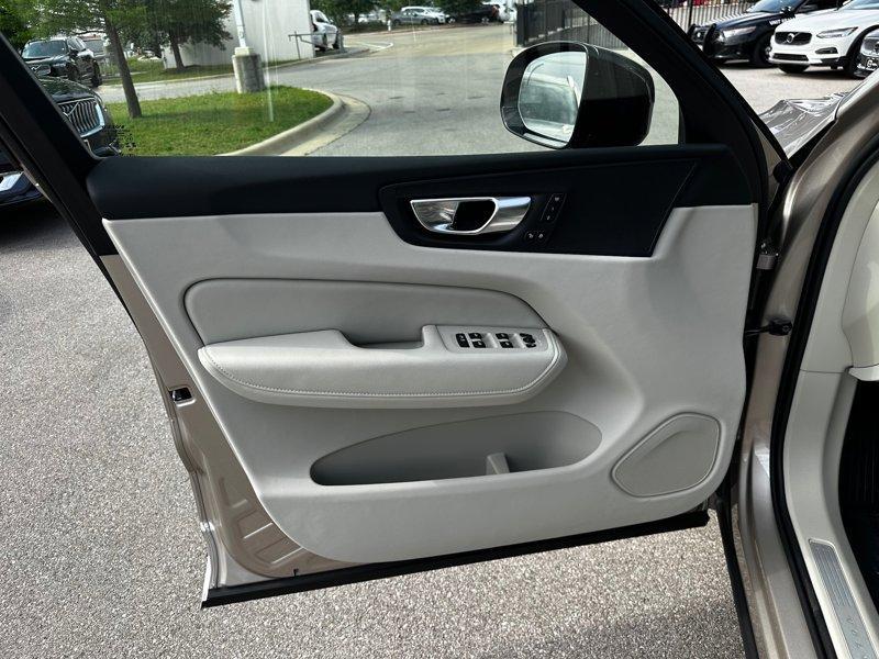 new 2025 Volvo XC60 car, priced at $55,360