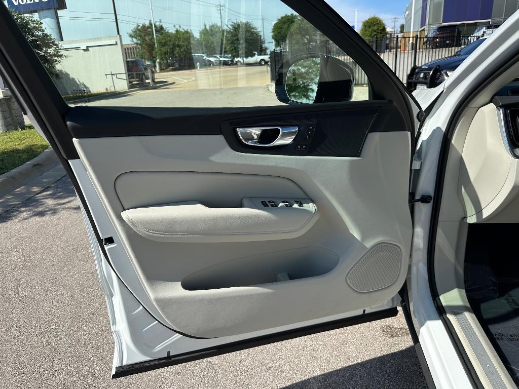 new 2025 Volvo XC60 Plug-In Hybrid car, priced at $66,235