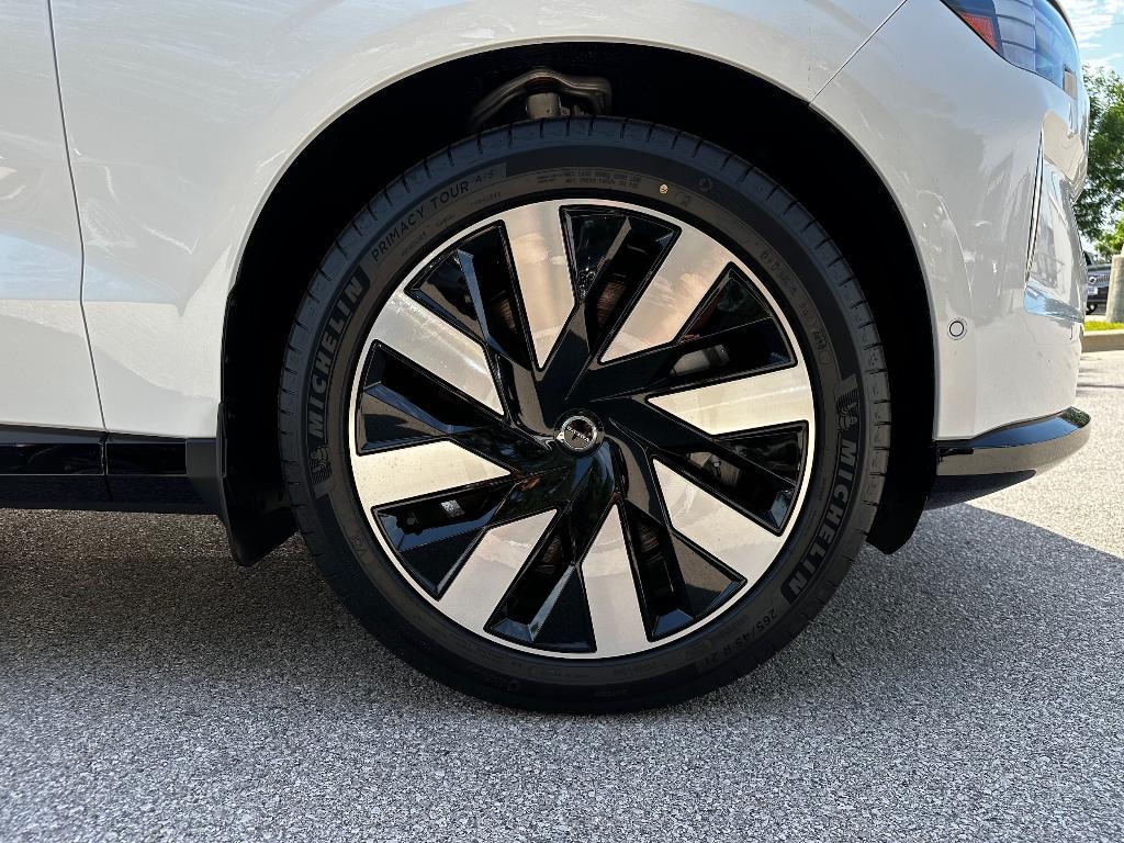 new 2025 Volvo EX90 car, priced at $93,020