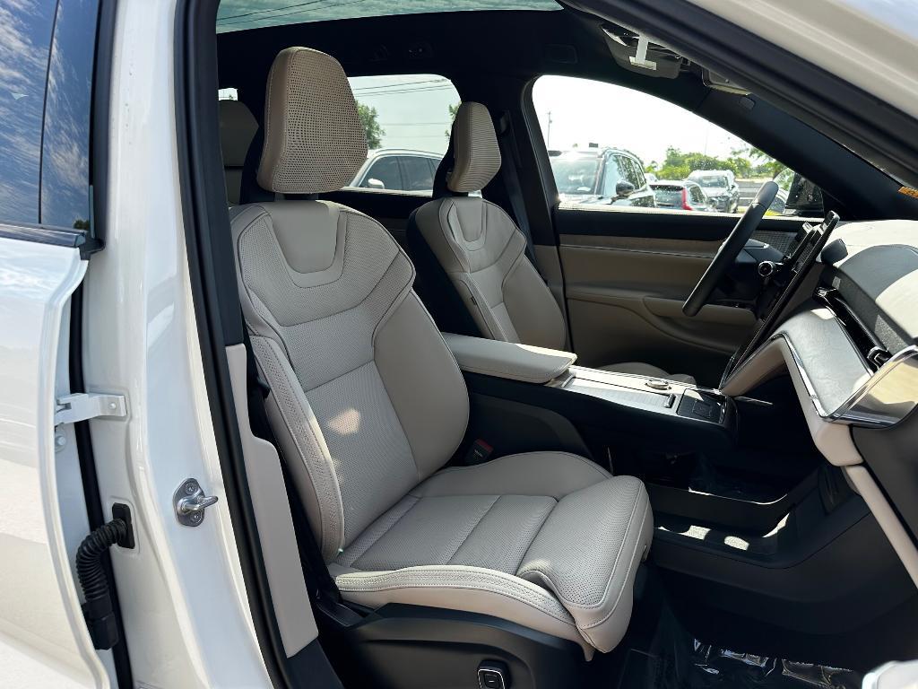new 2025 Volvo EX90 car, priced at $93,020