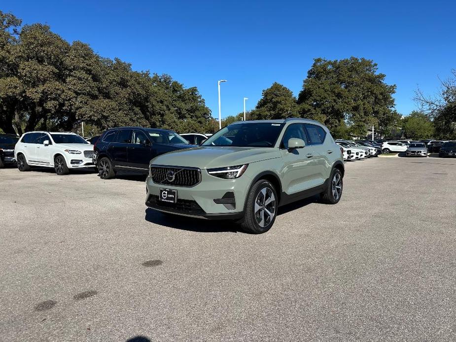 new 2025 Volvo XC40 car, priced at $44,845