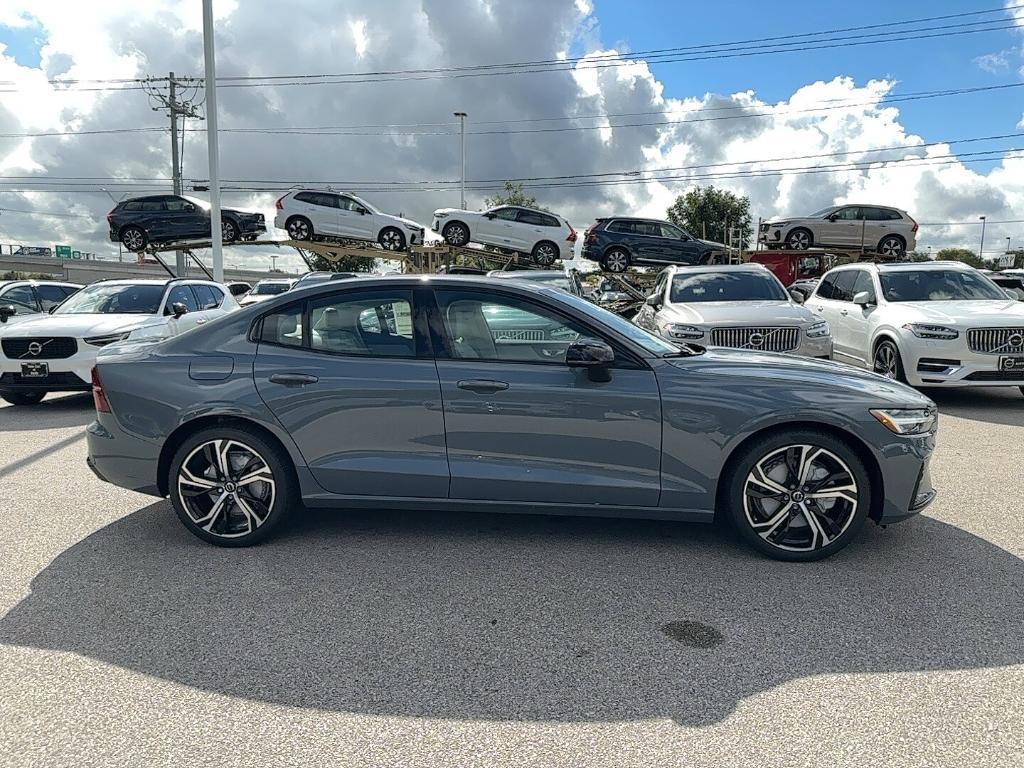 new 2024 Volvo S60 car, priced at $45,825