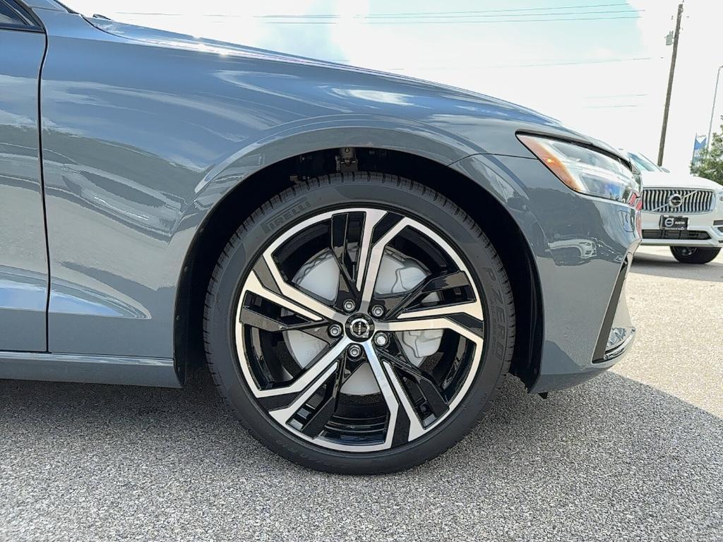 new 2024 Volvo S60 car, priced at $45,825