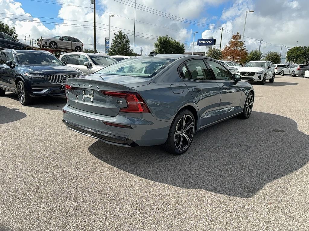 new 2024 Volvo S60 car, priced at $45,825